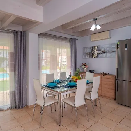 Posidonia Villas Vilă *